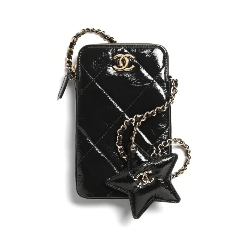 CHANEL PHONE HOLDER WITH CHAIN SHINY CRUMPLED AND GOLD TONE METAL BLACK 18CM AP4777 B21296 94305