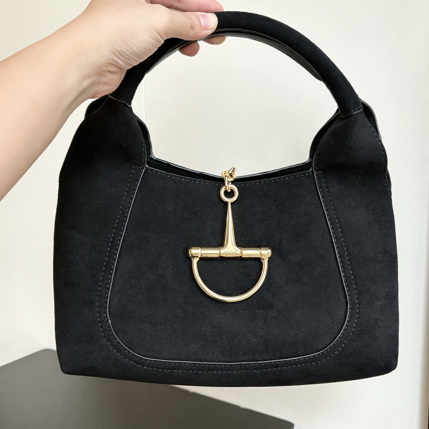 Gucci Softbit Medium Top Handle Bag Black 27Cm - Image 4