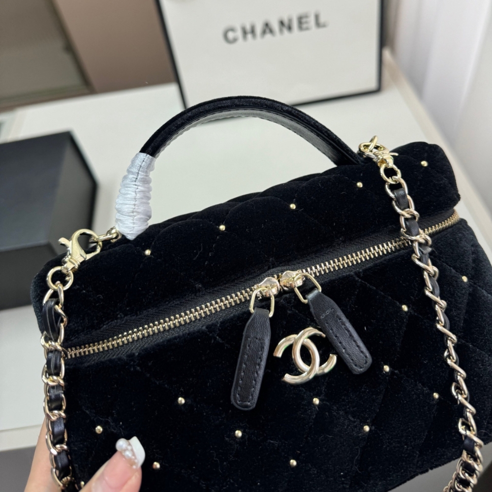 Chanel Vanity With Chain Velvet Diamante And Gold Tone Metal Black 19Cm Ap4860 B17652 94305 - Image 7