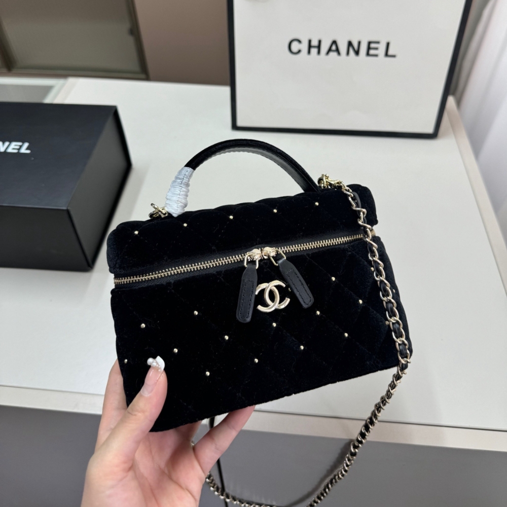 Chanel Vanity With Chain Velvet Diamante And Gold Tone Metal Black 19Cm Ap4860 B17652 94305 - Image 2