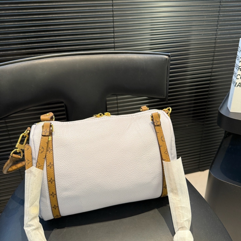 Louis Vuitton Express PM White 26Cm - Image 8