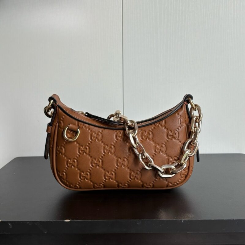 Alternative view of GUCCI GG EMBLEM MINI SHOULDER BAG IN BROWN GG EMBOSSED LEATHER 19CM 847091 AAFDV 2718