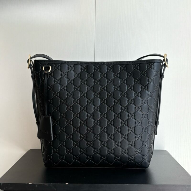 Alternative view of GUCCI GG EMBLEM SMALL SHOULDER BAG IN BLACK GG LEATHER 26CM 848881 AAFDV 1000