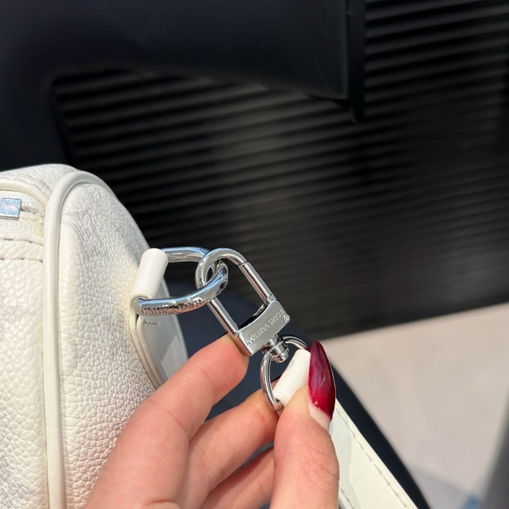 Louis Vuitton Speedy P9 Bandoulière 30 In White 30Cm - Image 8