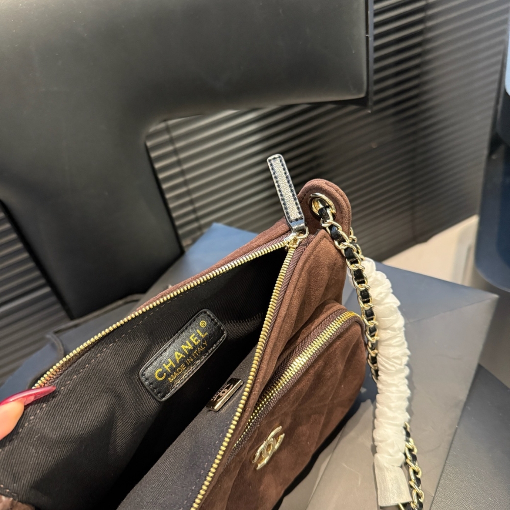 Chanel Clutch With Strap Velvet Effect Nylon Glossy Wrinkled And Gold Metallic Brown 20Cm - Image 10