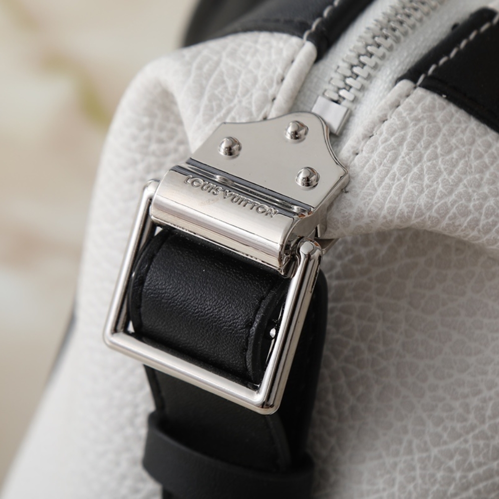 LOUIS VUITTON LV BIKER PM WHITE 30CM M25561 - Image 6