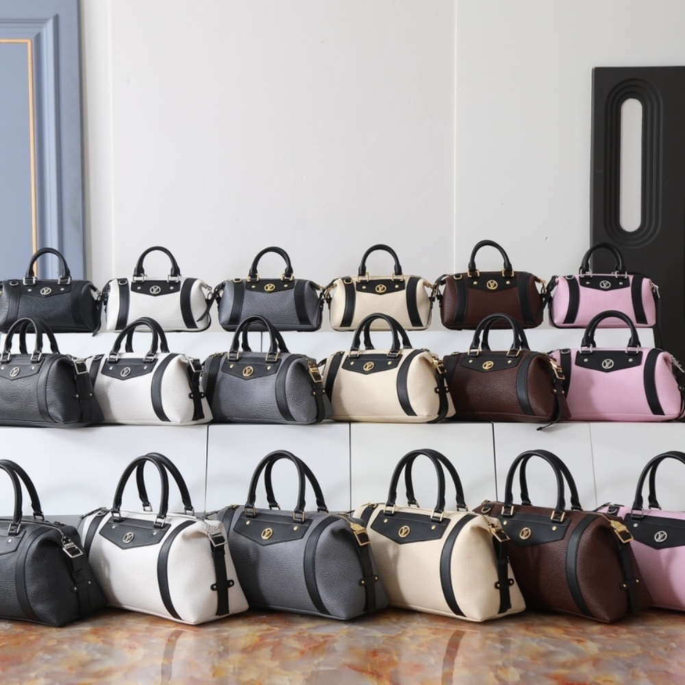 LOUIS VUITTON LV BIKER PM WHITE 30CM M25561 - Image 9