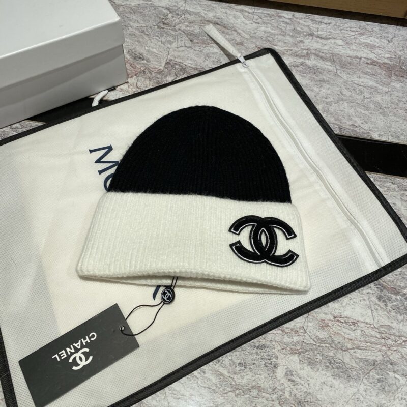 Alternative view of CHANEL BEANIE CASHMERE WOOL WHITE