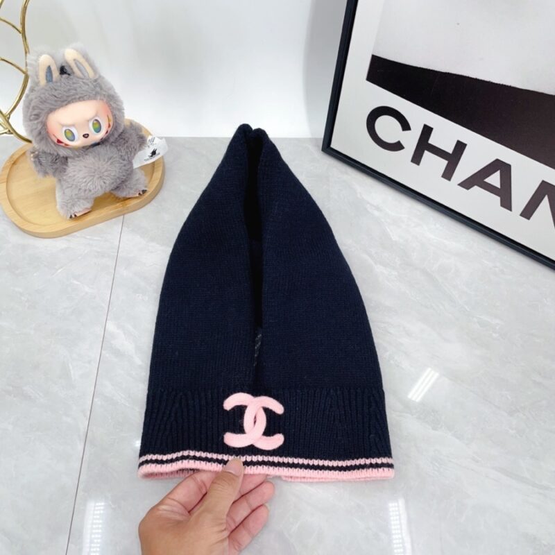 Alternative view of CHANEL CASHMERE BALACLAVA DARK BLUE AND PINK