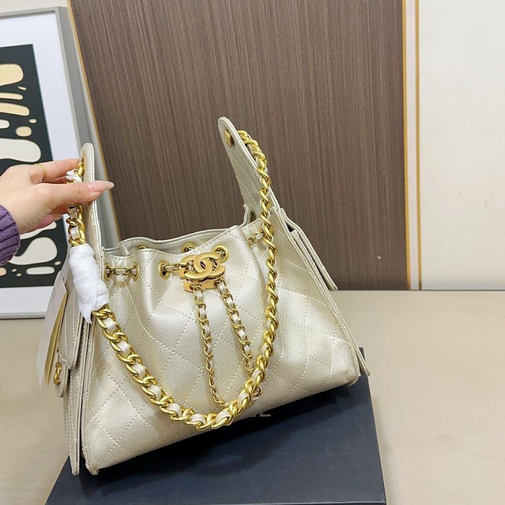 Chanel 25 Small Handbag Light Yellow 26Cm - Image 4
