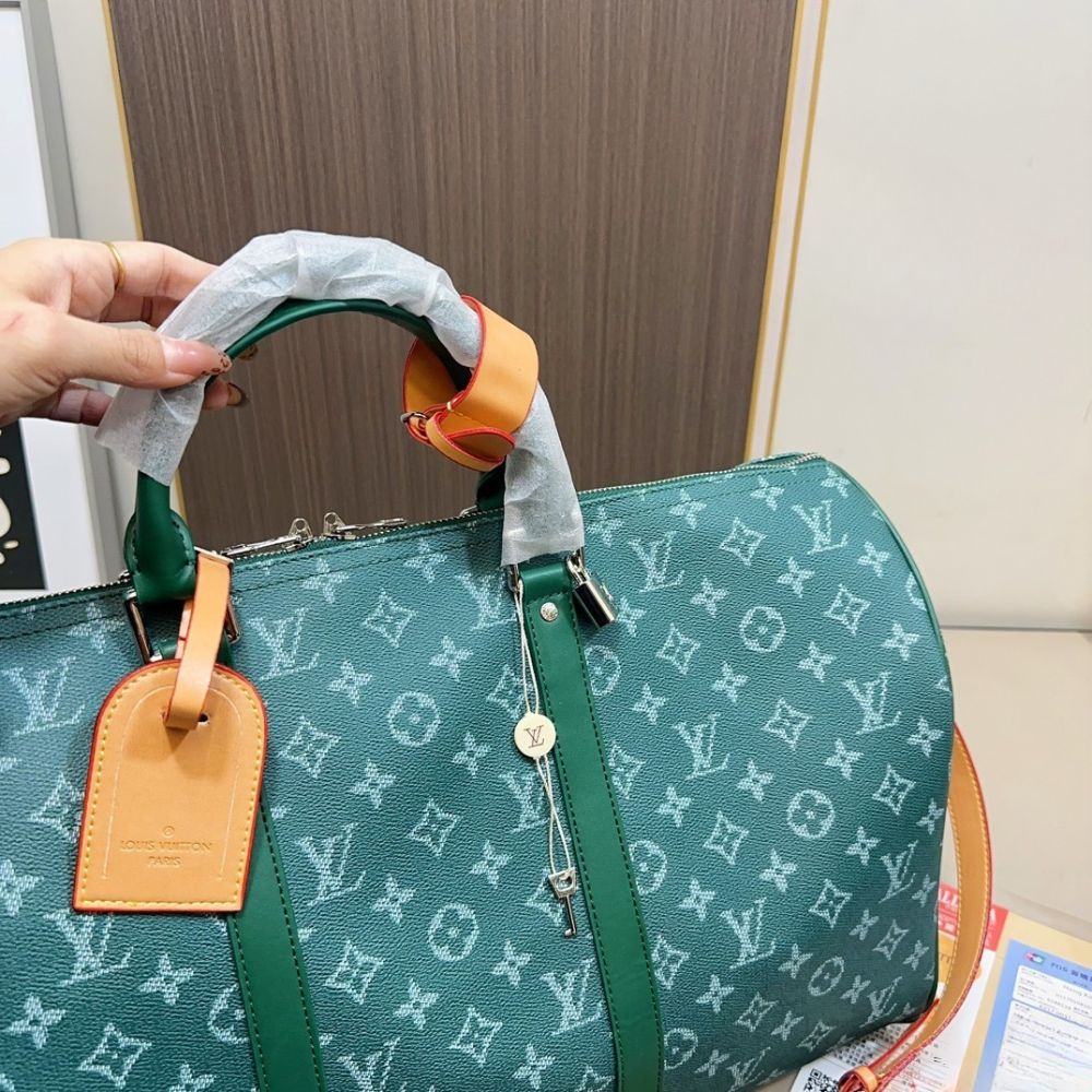 Louis Vuitton Keepall Bandoulière Epicea Green 50Cm M26866 - Image 4