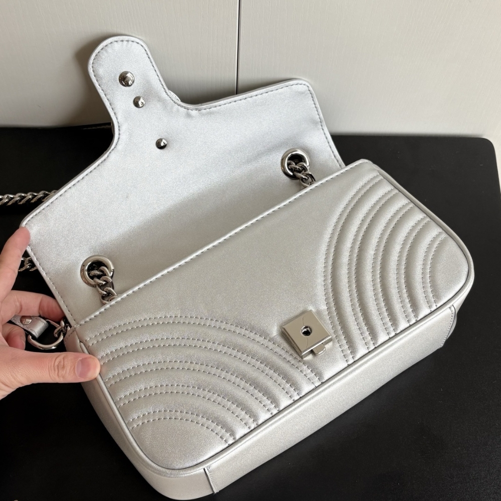 Gucci Gg Marmont Medium Shoulder Bag Metallic Silver Leather 26Cm 443497 AAESP 8106 - Image 4