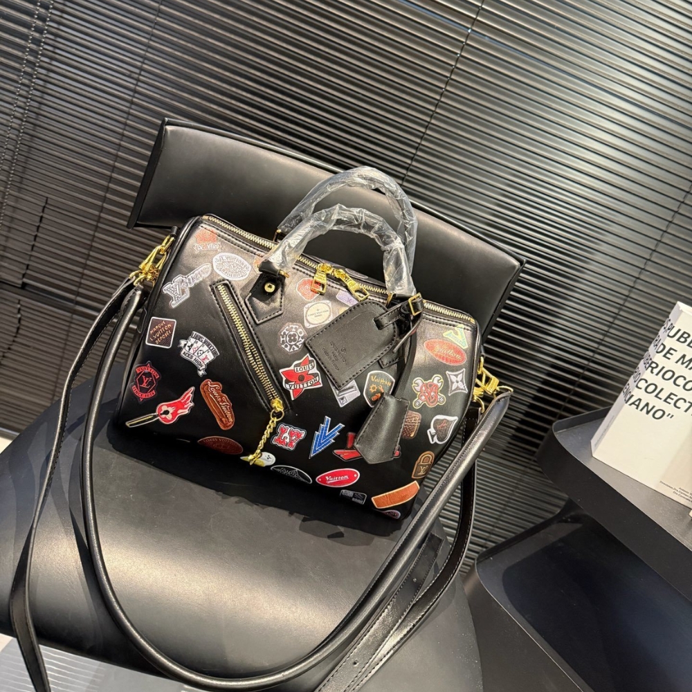 Louis Vuitton Speedy Soft 30 Pillow Bag Black 30Cm M26079 - Image 2