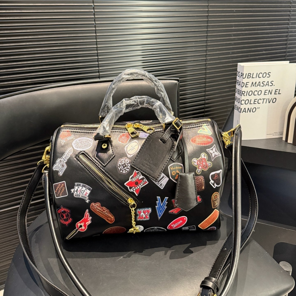 Louis Vuitton Speedy Soft 30 Pillow Bag Black 30Cm M26079 - Image 3