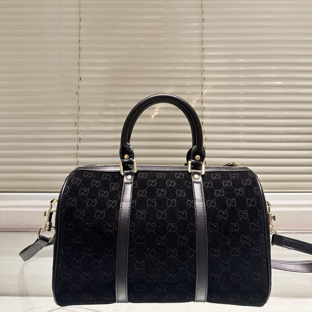 Gucci Small Jumbo GG Canvas Duffle Bag Black 30Cm - Image 4