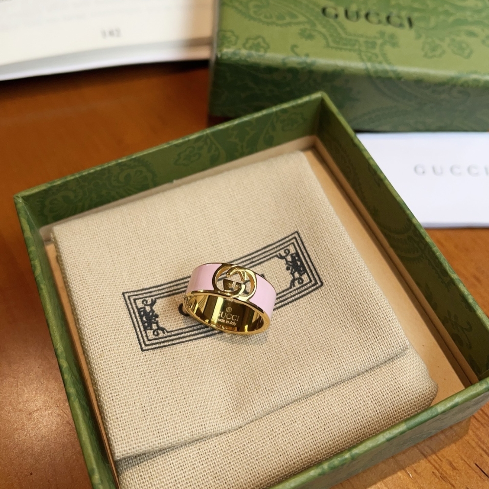 Set Gucci Cuff Bracelet And Ring Interlocking Enamel Light Pink Gold Tone - Image 3