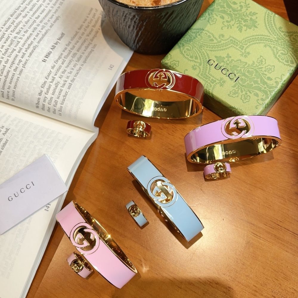 Set Gucci Cuff Bracelet And Ring Interlocking Enamel Light Blue Gold Tone - Image 5