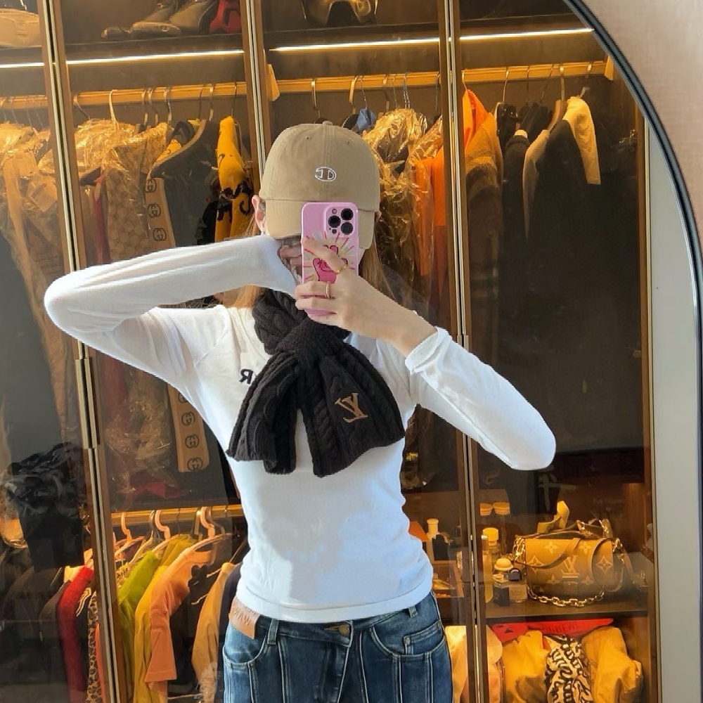 Louis Vuitton Only LV Mini Cable Scarf Brown 150Cm M96756 - Image 3