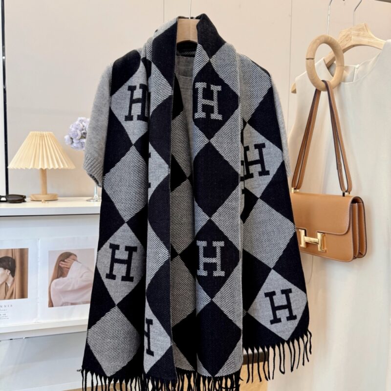 Alternative view of Hermès Diamond H Logo Wool Shawl Dark Navy Blue 180Cm