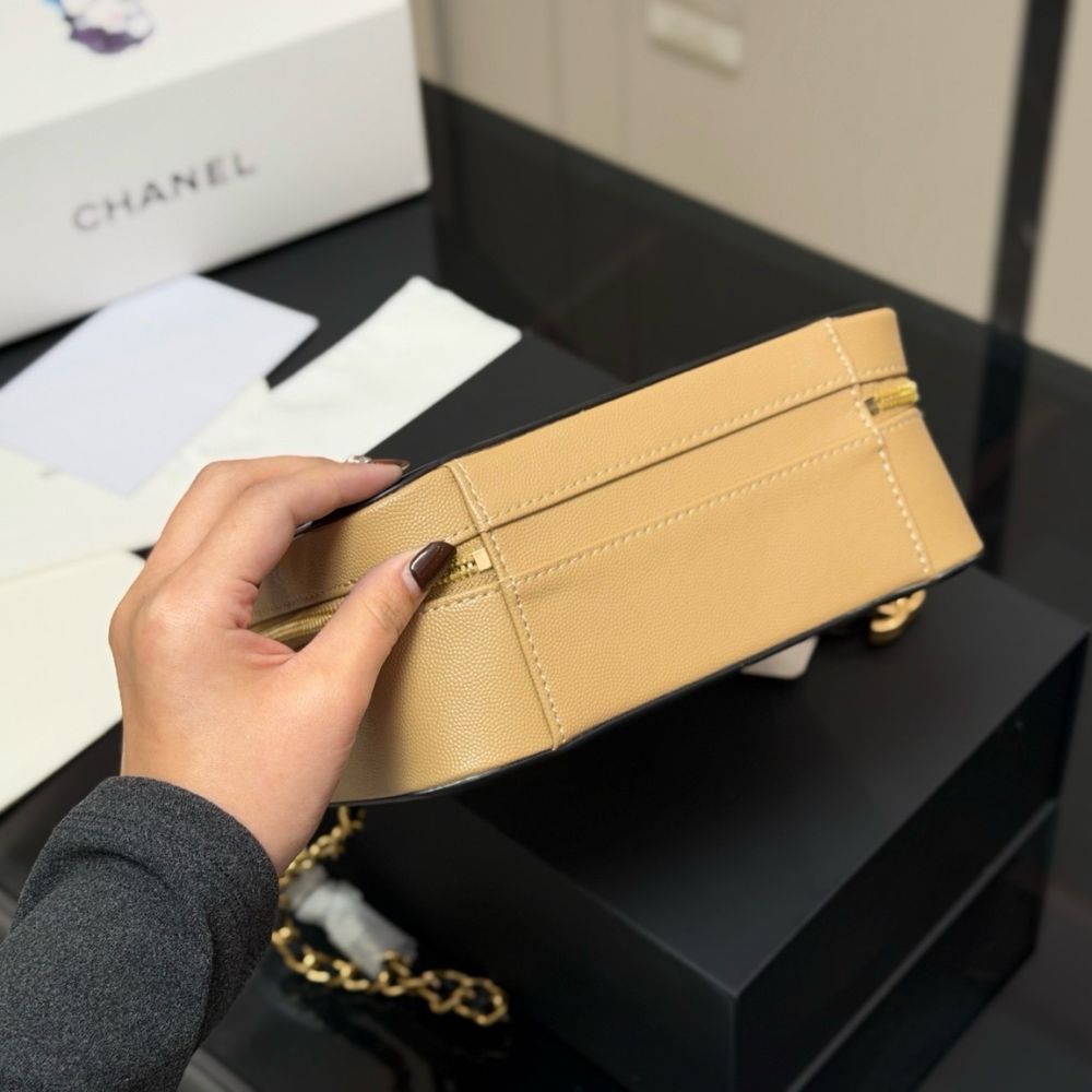 Chanel CC Filigree Medium Vanity Case Beige 21Cm - Image 7