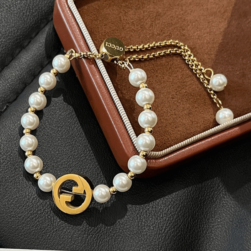 Alternative view of Gucci Interlocking Pearl Bracelet Gold ‎839033 JCF27 8062