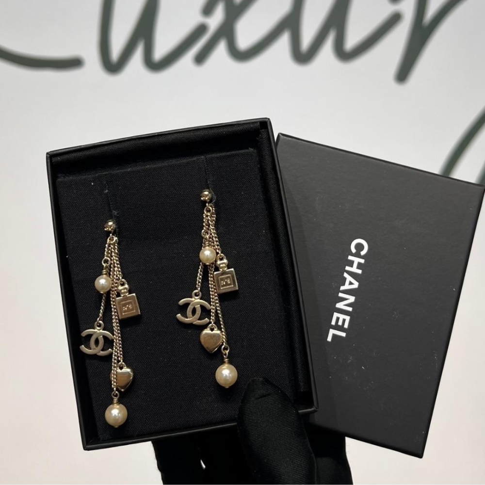 Chanel CC Logo Perfume Bottle Heart Pearl Earrings Metal Faux Pearl Gold - Image 5