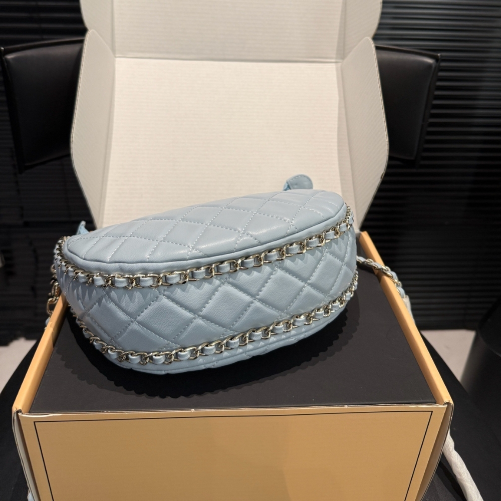 Chanel Hobo Bag Shiny Silver Metal Light Blue 20Cm - Image 6