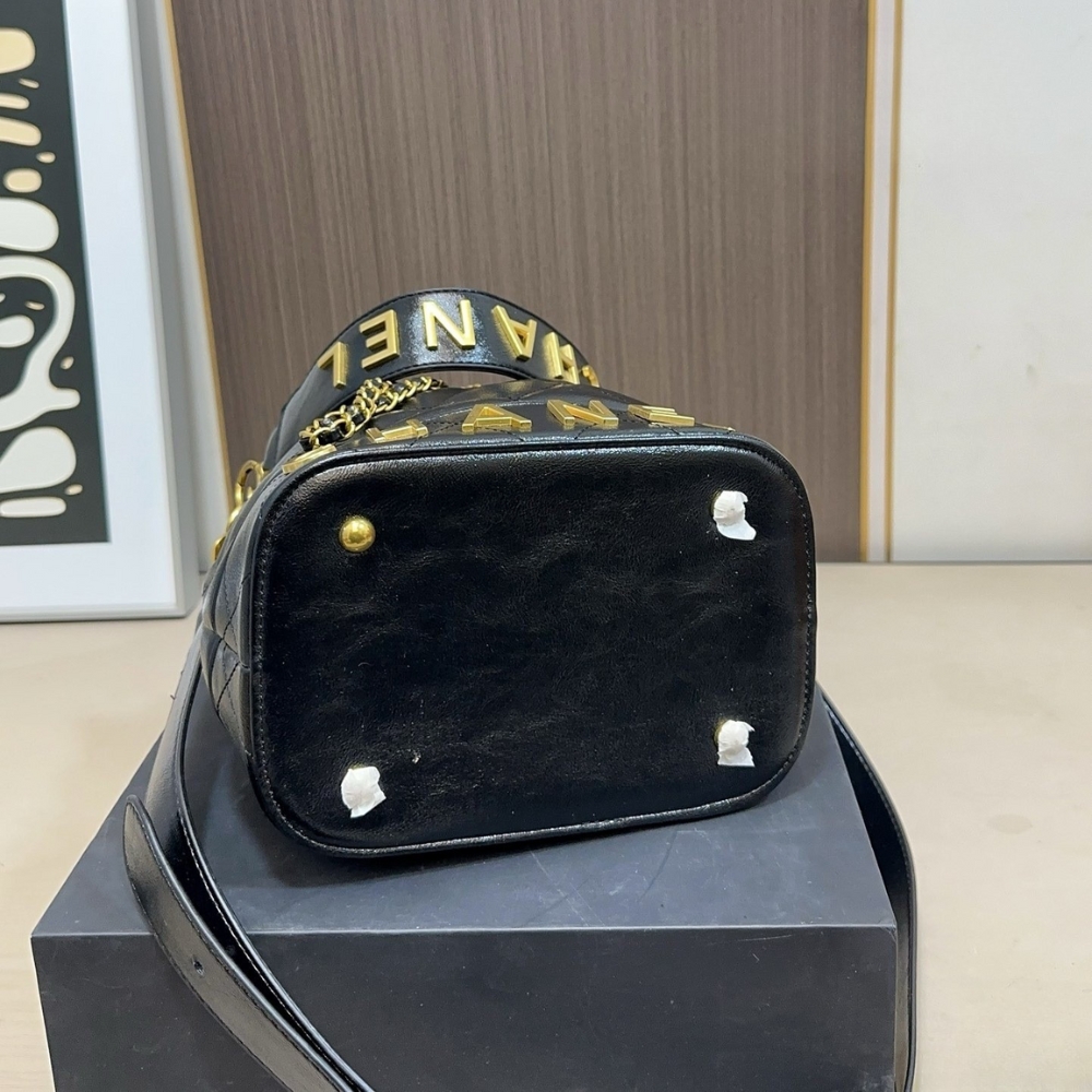 Chanel Small Bucket Bag With Gold CC Logo Black 21cm - Image 7