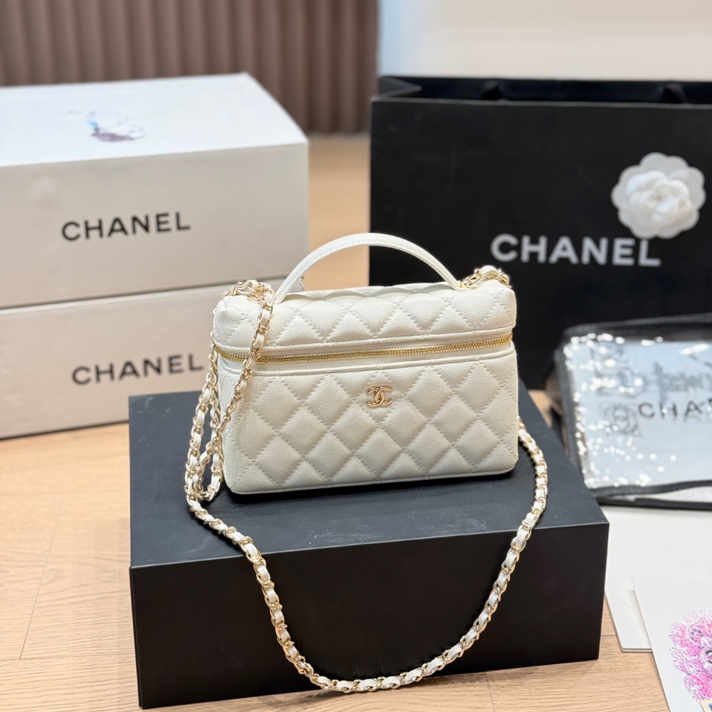 Chanel Classic Vanity With Chain Gold Hardware White 19Cm - Image 2