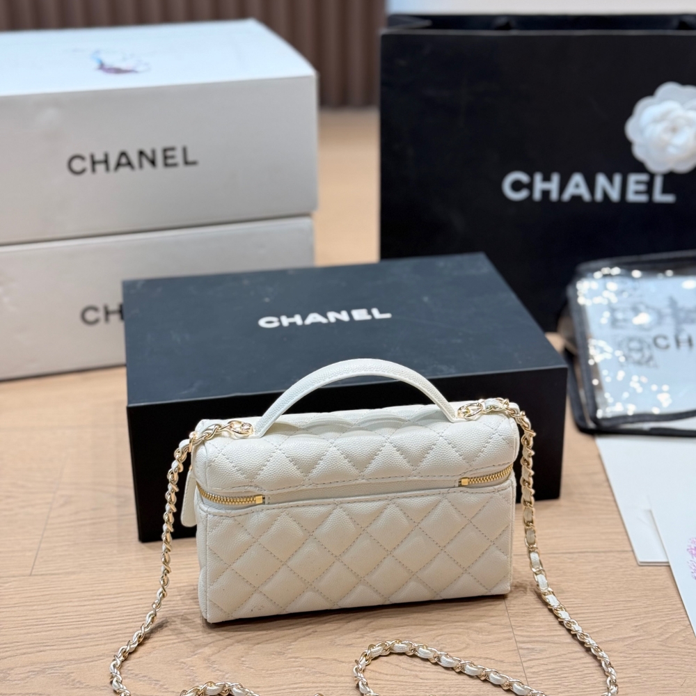 Chanel Classic Vanity With Chain Gold Hardware White 19Cm - Image 5