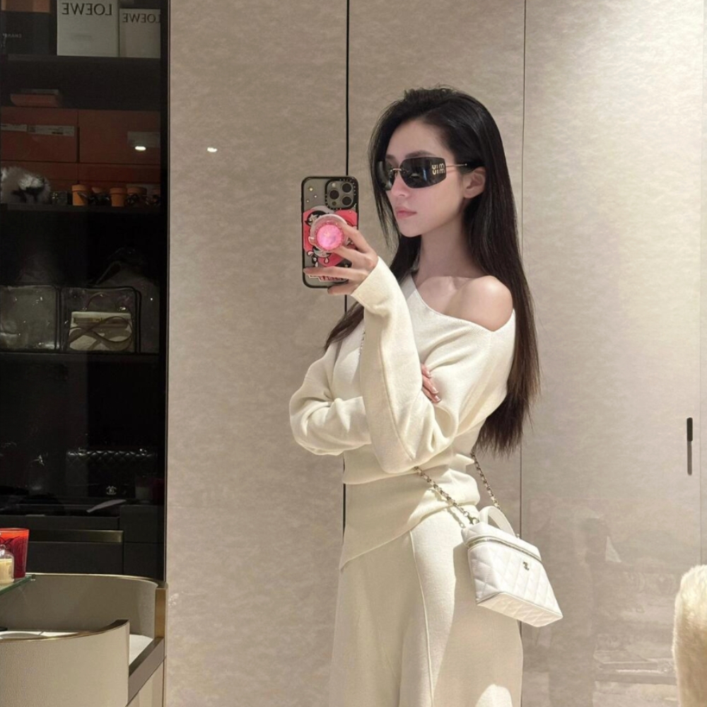 Chanel Classic Vanity With Chain Gold Hardware White 19Cm - Image 8