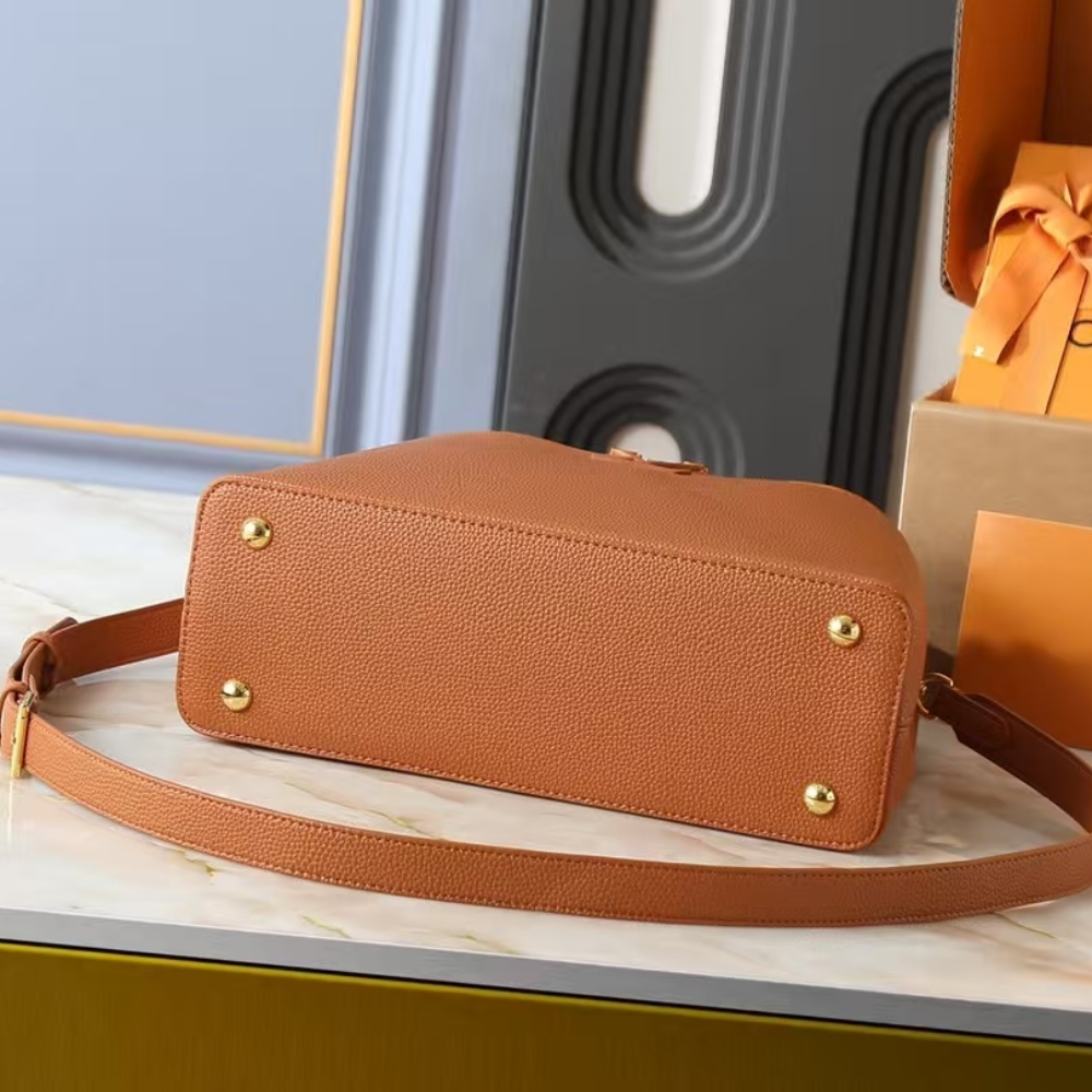 Louis Vuitton Capucines MM Souple Cognac 33Cm M14371 - Image 5