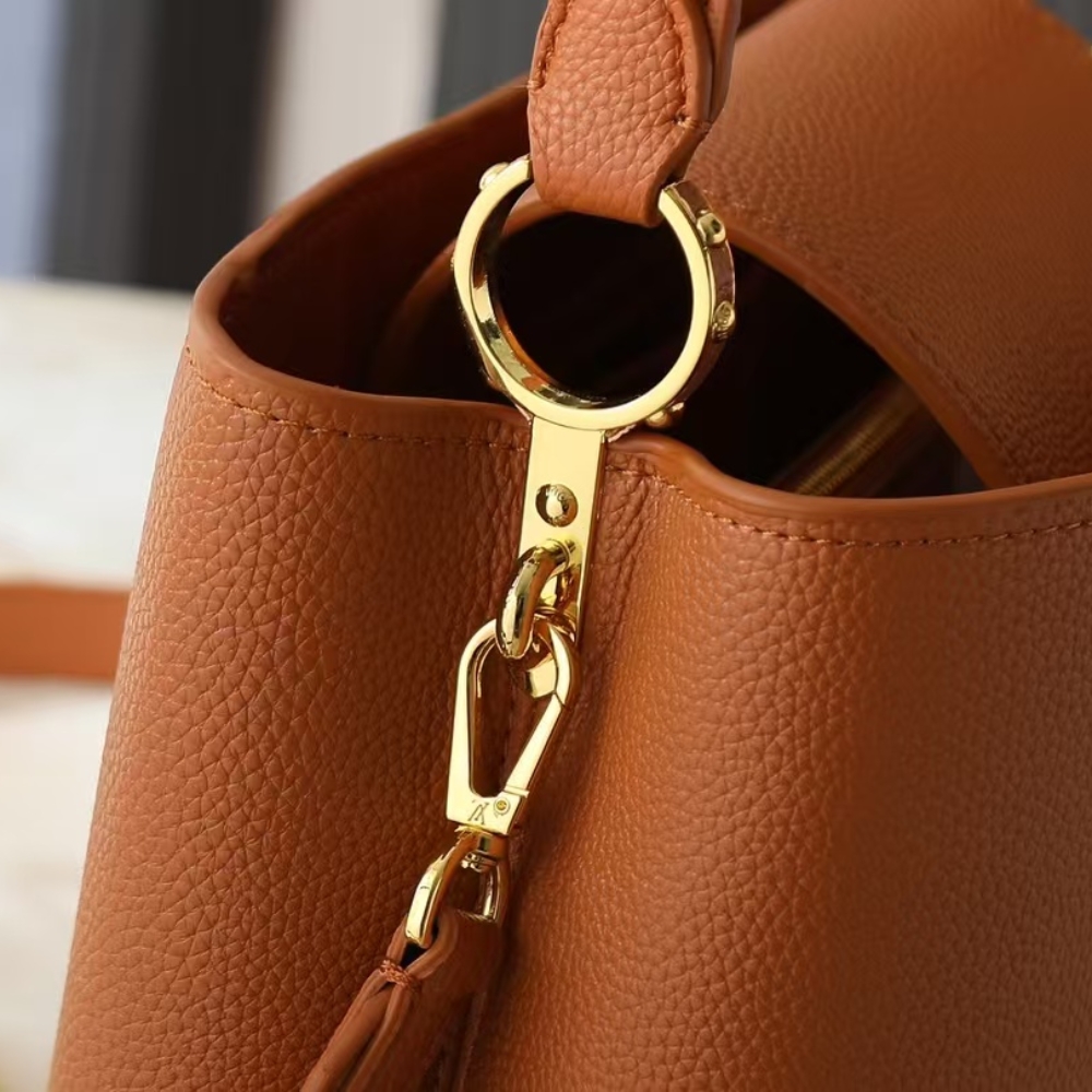 Louis Vuitton Capucines MM Souple Cognac 33Cm M14371 - Image 7