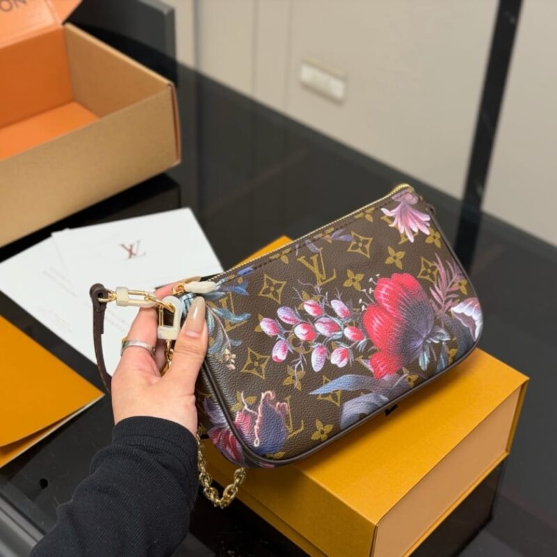 Alternative view of Louis Vuitton Pochette Accessoires Monogram Canvas Ebene 22cm M29148