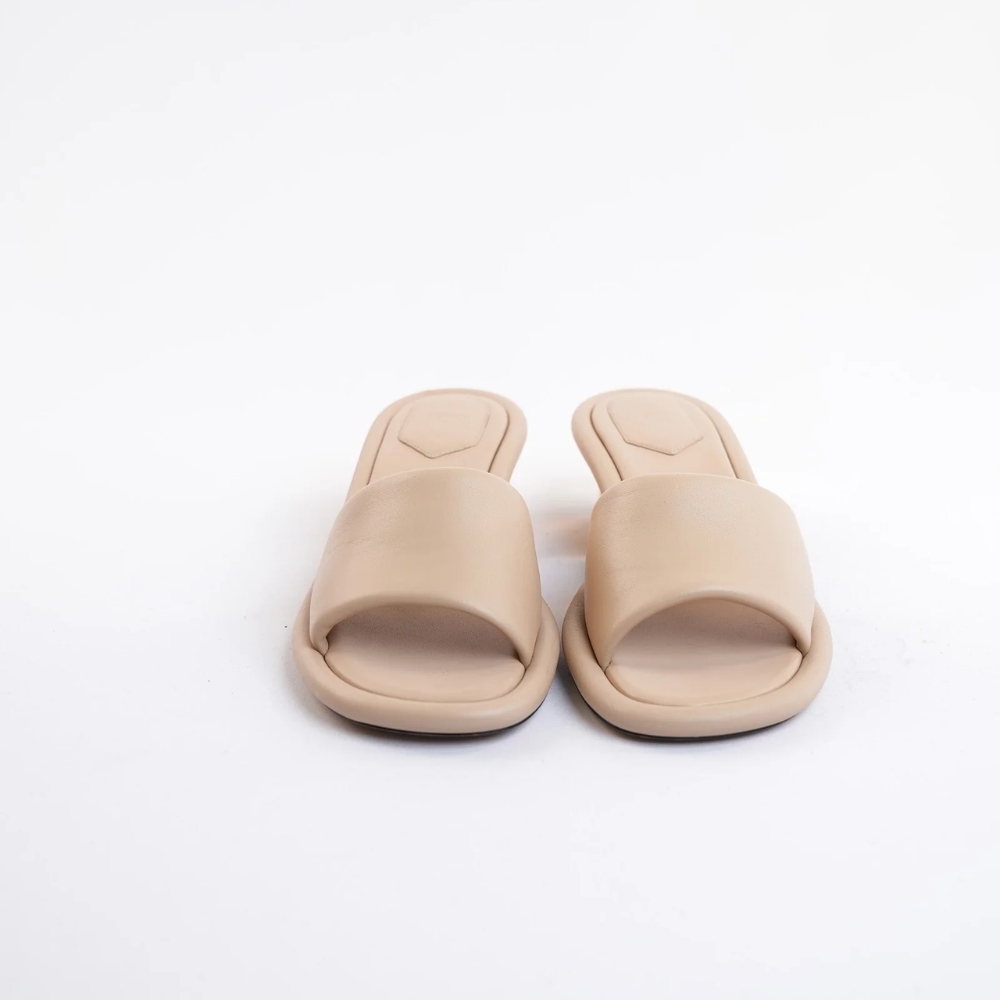 Fendi Baguette Heel Slides Beige 8R8412NBAF1KCU - Image 3