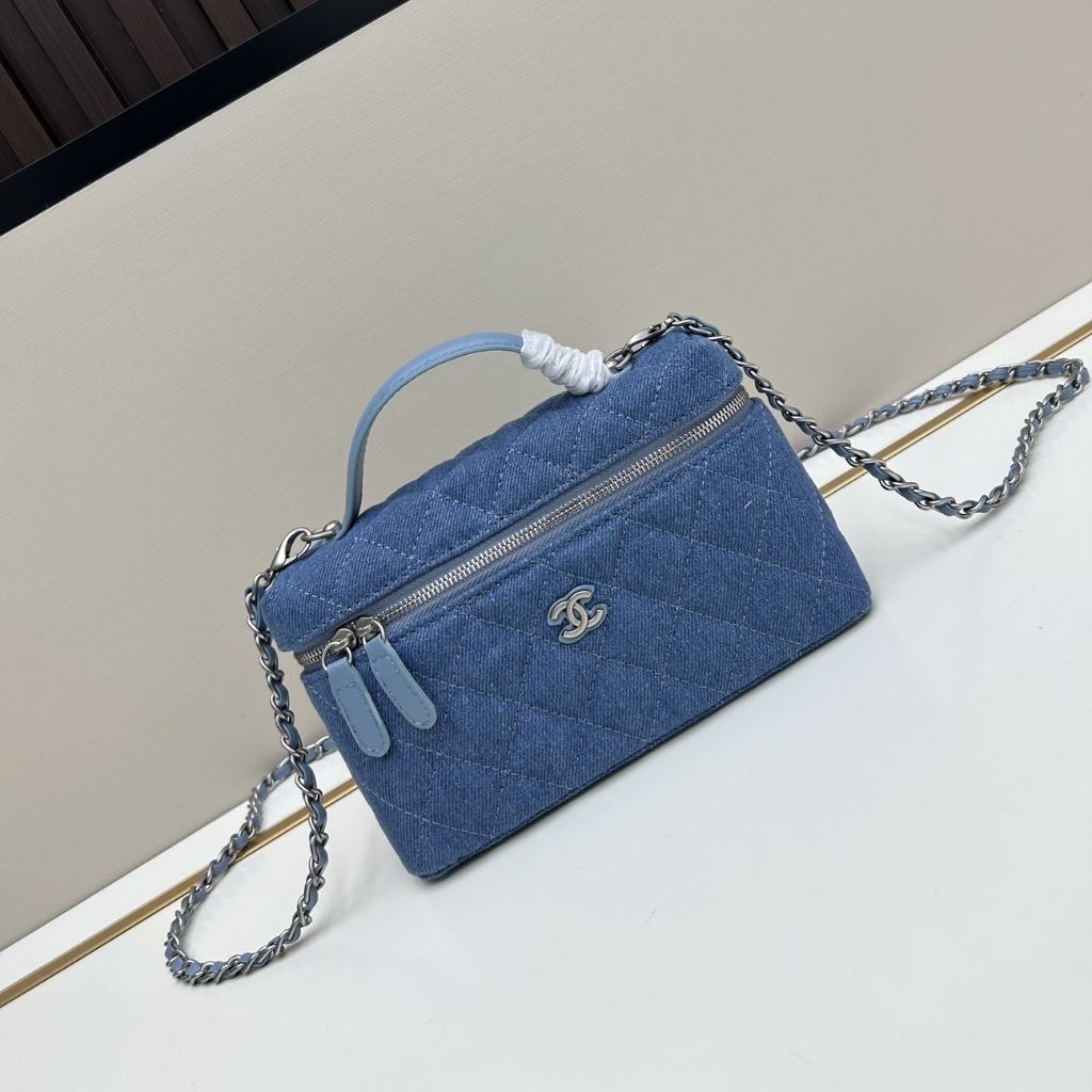 Chanel Classic Vanity With Chain Silver Tone Denim Blue 19cm - Image 2