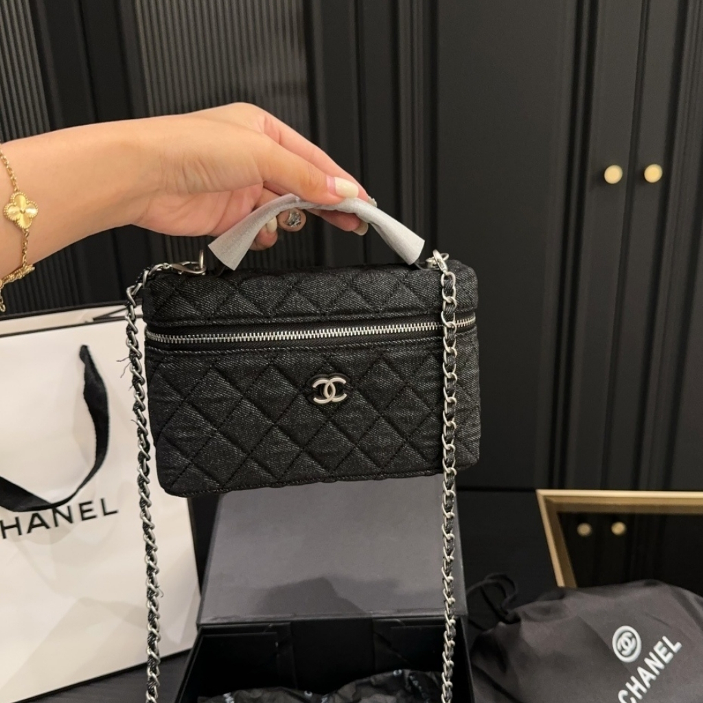 Chanel Classic Vanity With Chain Silver Tone Denim Black 19cm - Image 3