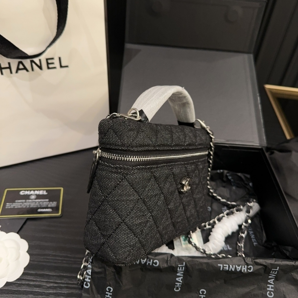 Chanel Classic Vanity With Chain Silver Tone Denim Black 19cm - Image 4