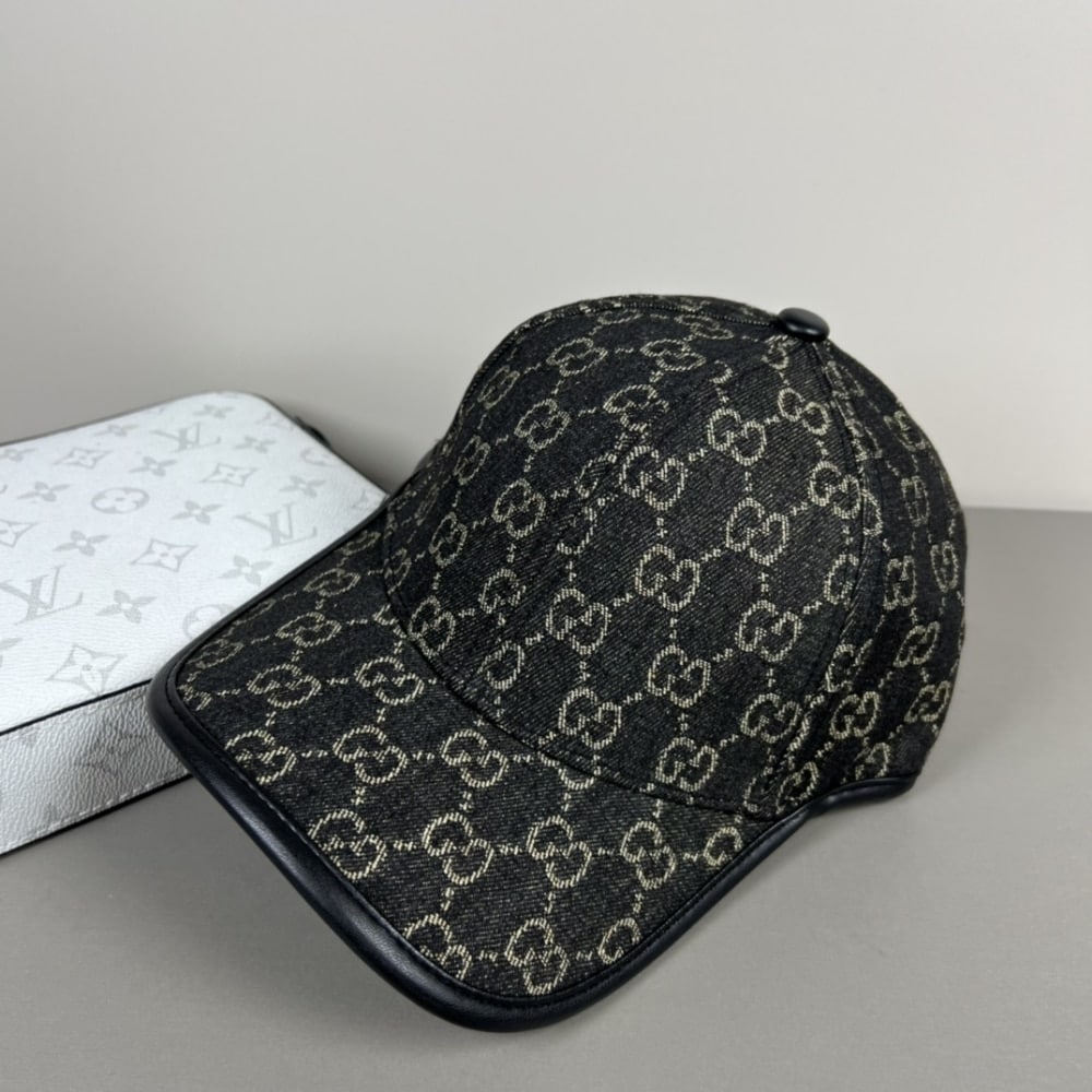 Summer Set: Gucci Horsebit 1955 Original Gg Shoulder Bag Black Ivory And Gg Denim Baseball Hat Black - Image 8