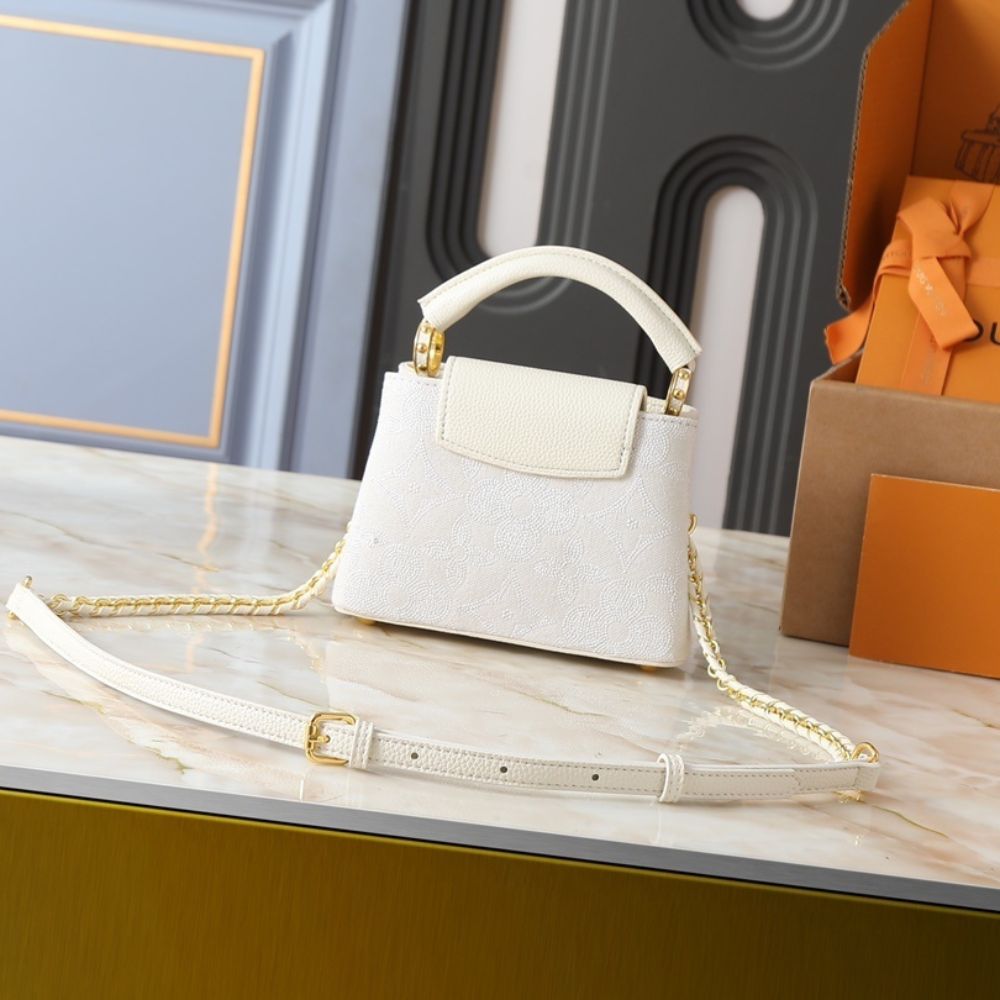 Louis Vuitton Capucines Mini Vanilla 21Cm - Image 3