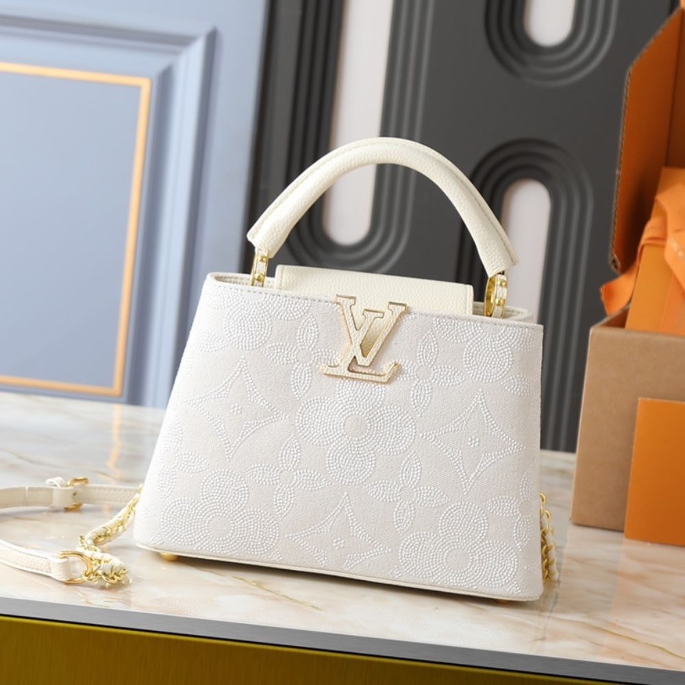 Louis Vuitton Capucines Mini Vanilla 21Cm - Image 2